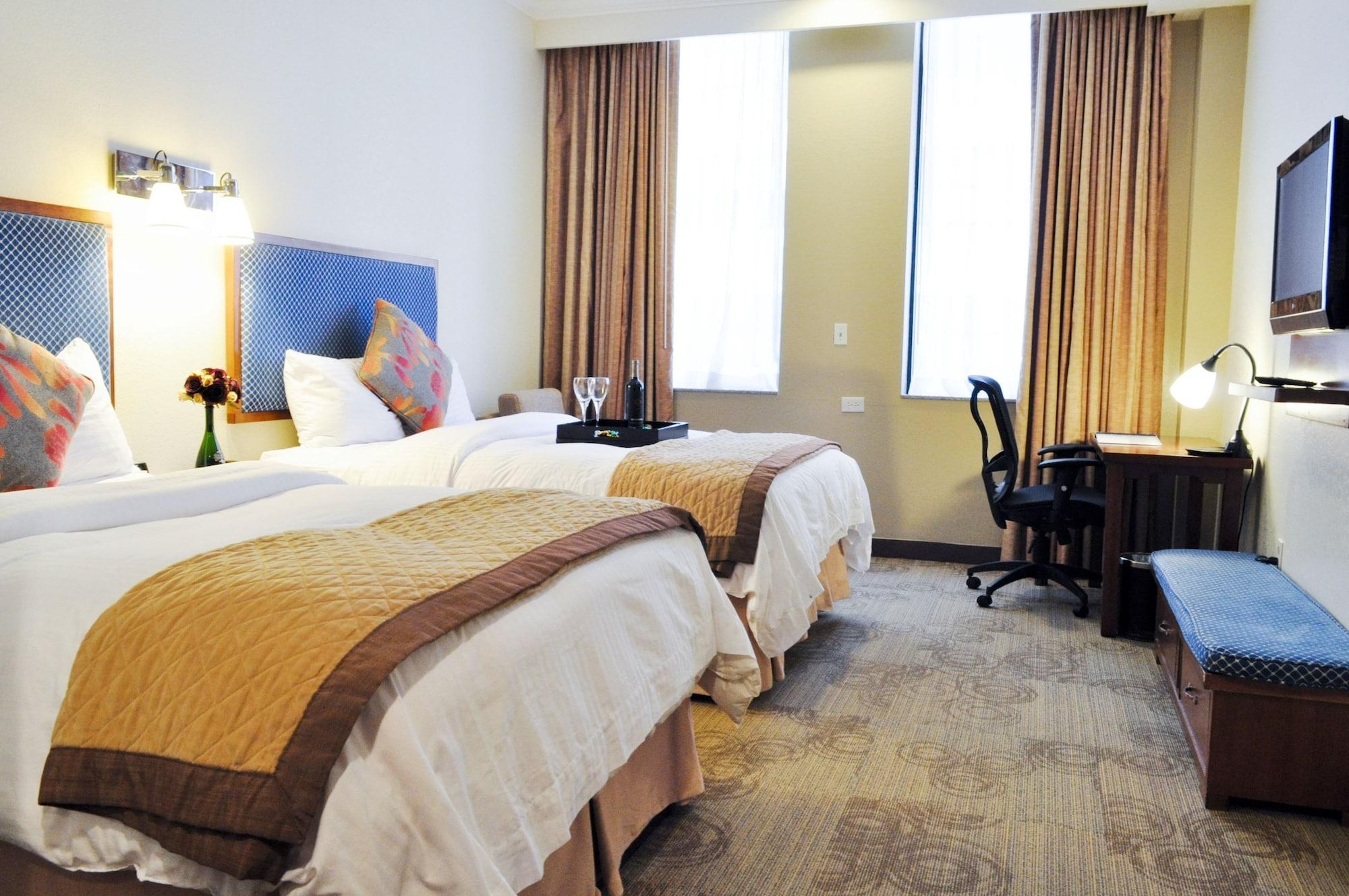 Wyndham Garden Baronne Plaza Hotel New Orleans Bagian luar foto