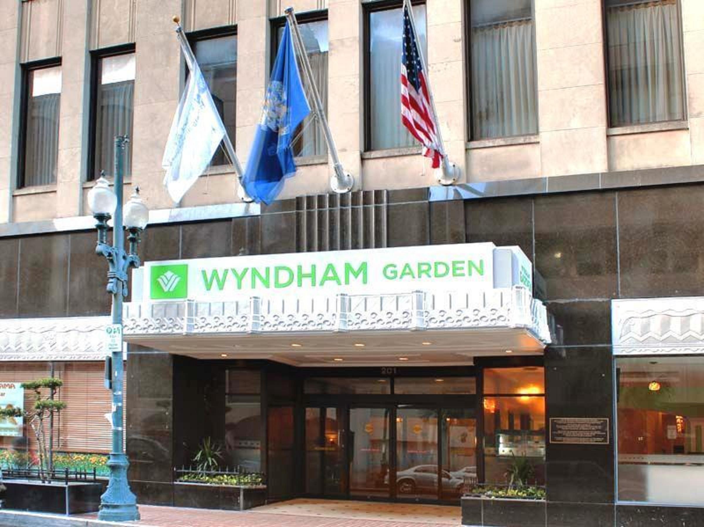 Wyndham Garden Baronne Plaza Hotel New Orleans Bagian luar foto