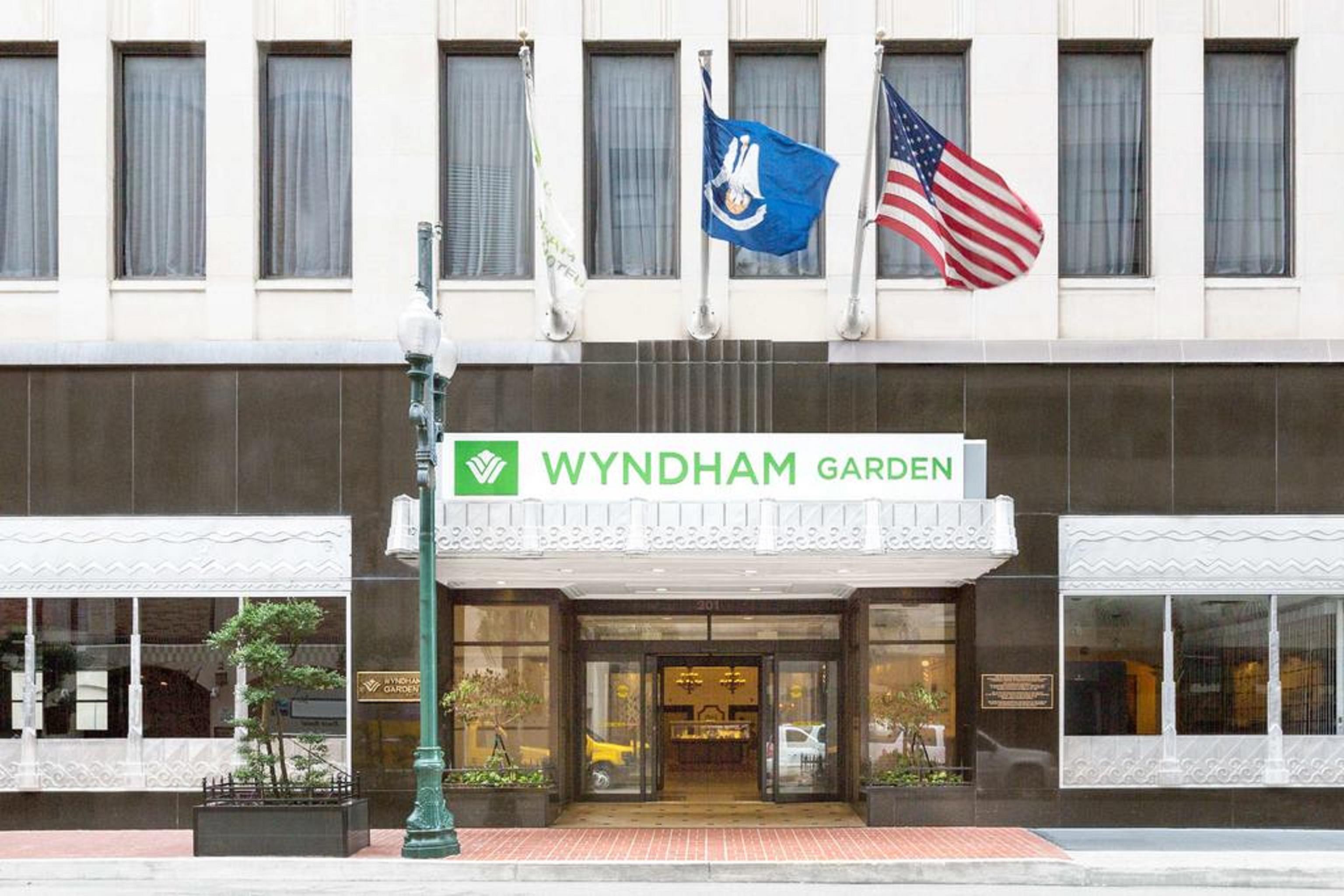 Wyndham Garden Baronne Plaza Hotel New Orleans Bagian luar foto