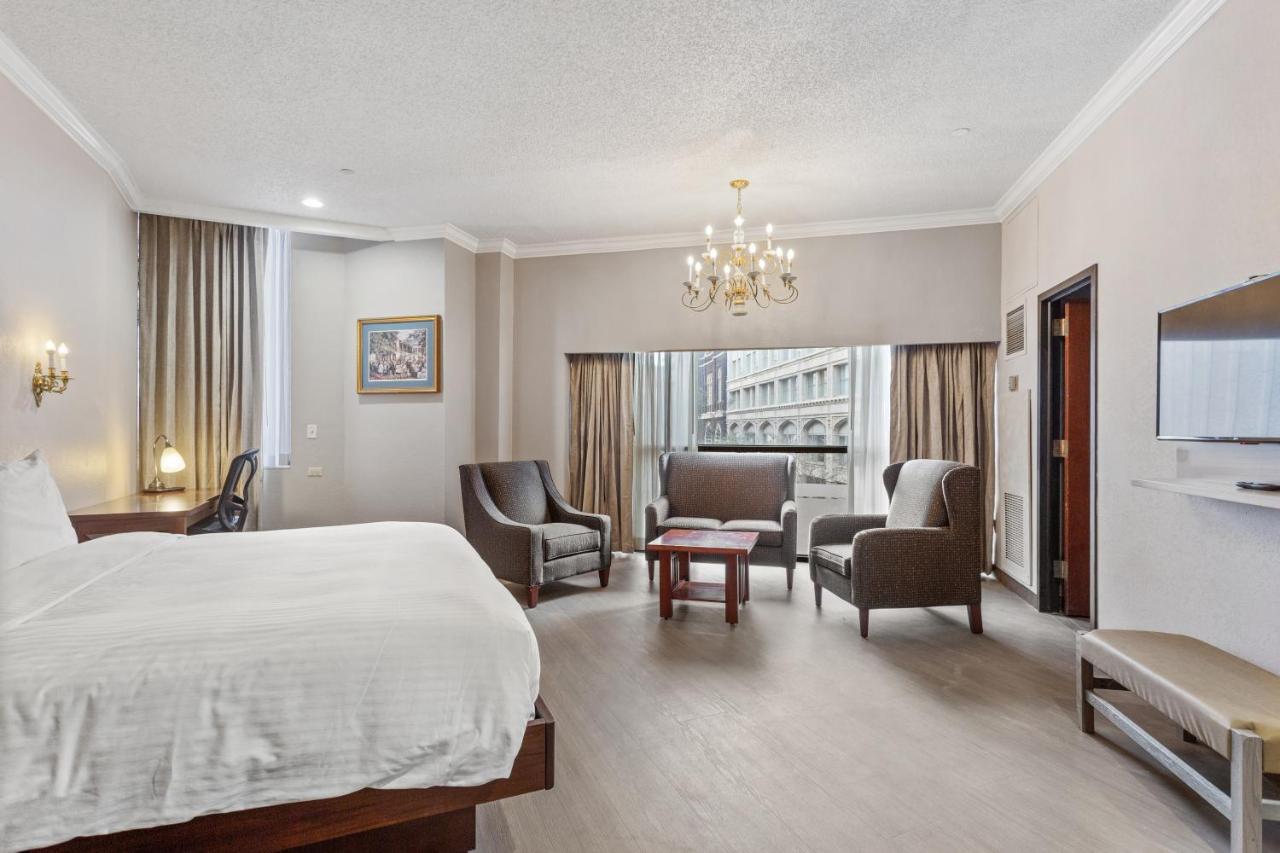 Wyndham Garden Baronne Plaza Hotel New Orleans Bagian luar foto